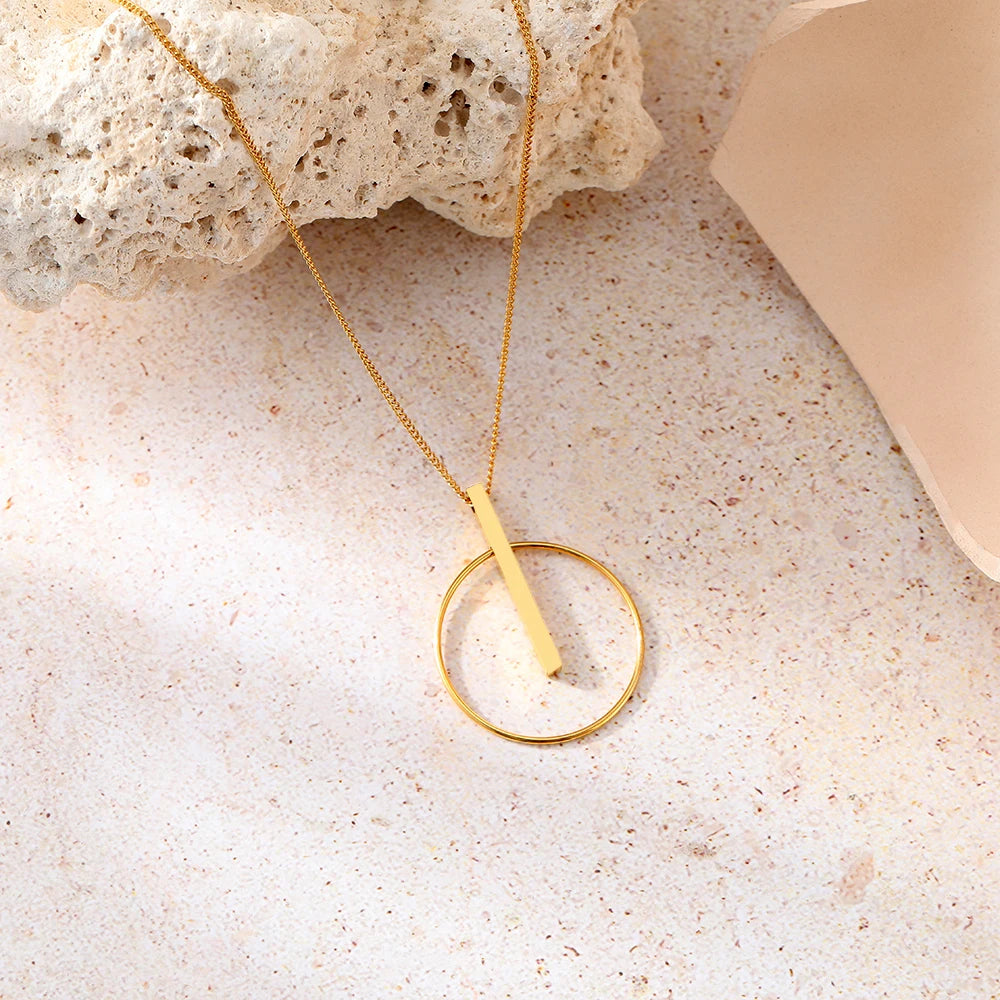 Circle Stick Pendant Choker