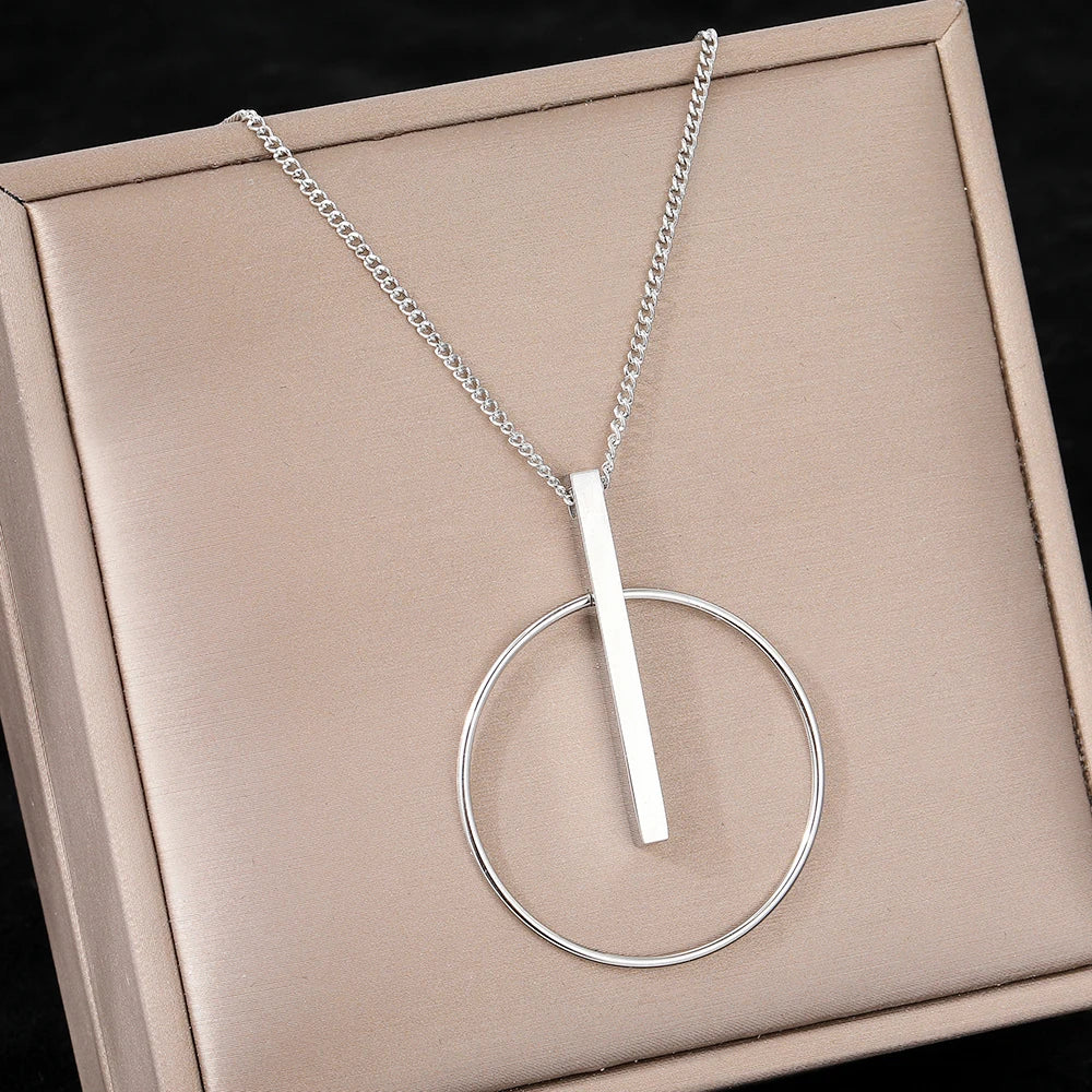Circle Stick Pendant Choker